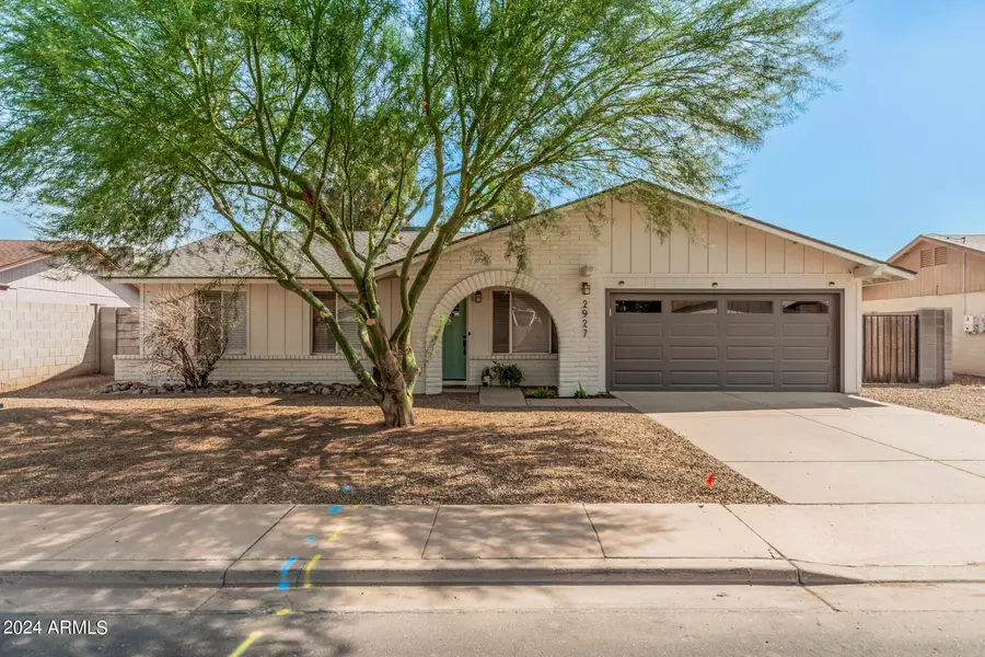 2927 E EL MORO Avenue, Mesa, AZ 85204