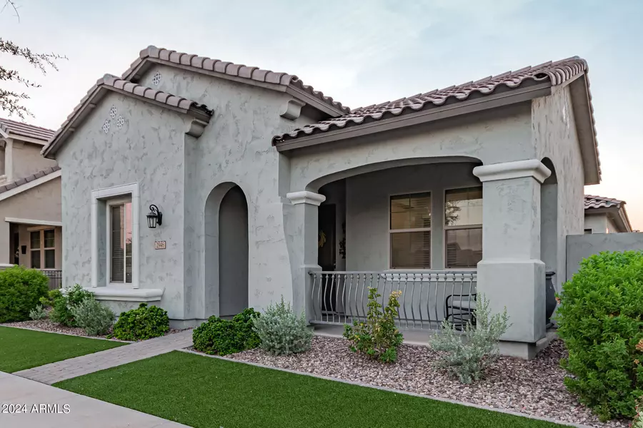 2946 S BECKETT Street, Gilbert, AZ 85295