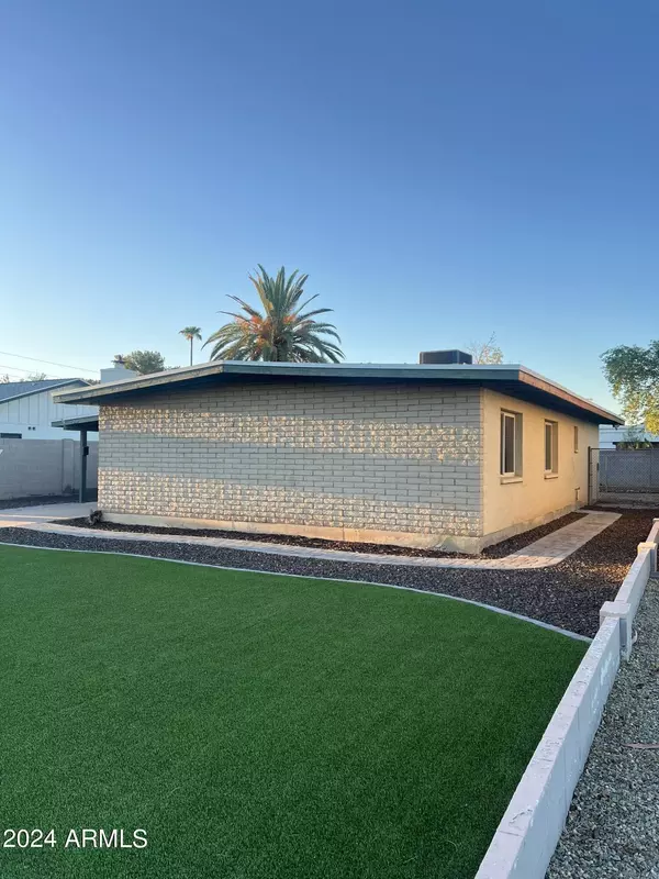 Tempe, AZ 85282,2537 E PEBBLE BEACH Drive