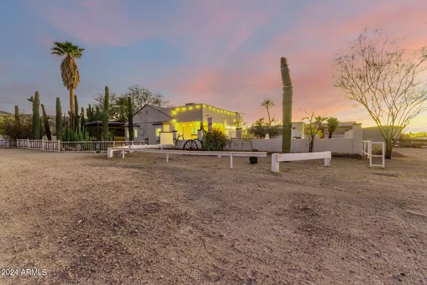 Phoenix, AZ 85042,2232 E DESERT Lane