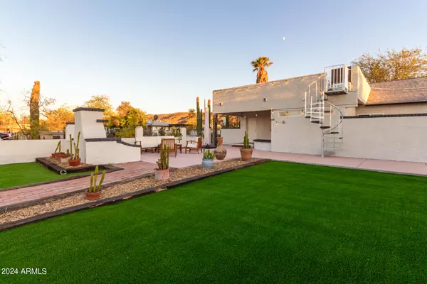 Phoenix, AZ 85042,2232 E DESERT Lane