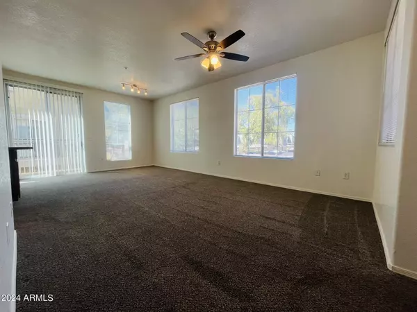 Phoenix, AZ 85032,18250 N CAVE CREEK Road #140