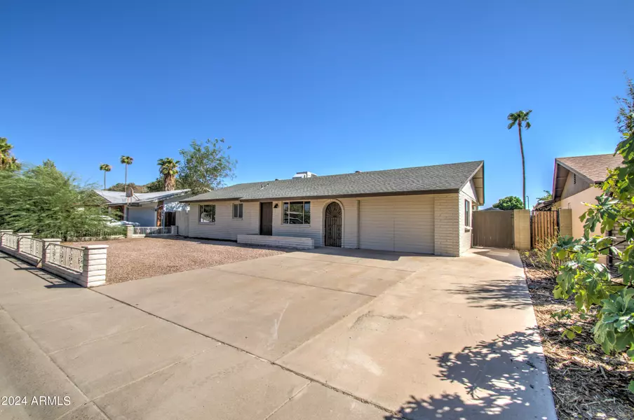 2229 W DAHLIA Drive, Phoenix, AZ 85029