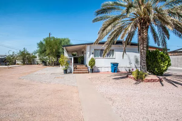 148 S CRISMON Road, Mesa, AZ 85208