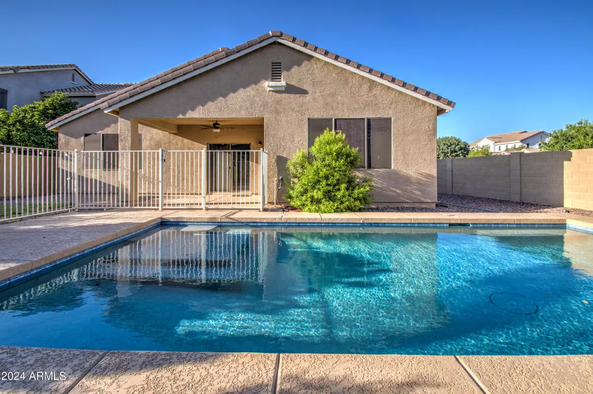 San Tan Valley, AZ 85143,635 W DESERT CANYON Drive