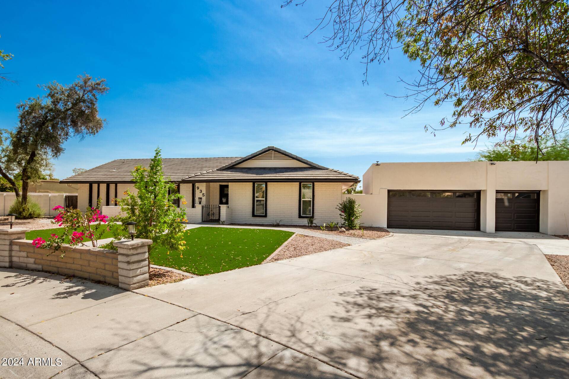 Tempe, AZ 85283,935 E LIBRA Drive