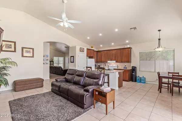 Phoenix, AZ 85023,1027 W SANDRA Terrace