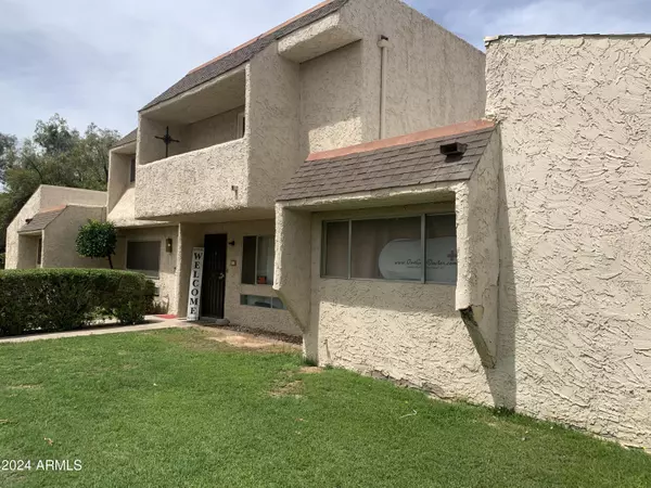 2155 W FARMDALE Avenue #8, Mesa, AZ 85202