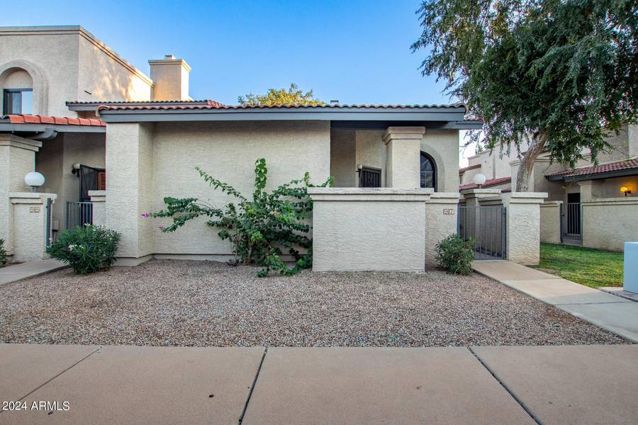 1718 S LONGMORE -- #97, Mesa, AZ 85202