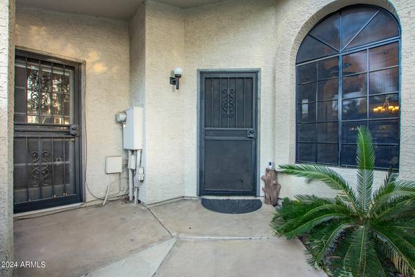 Mesa, AZ 85202,1718 S LONGMORE -- #97