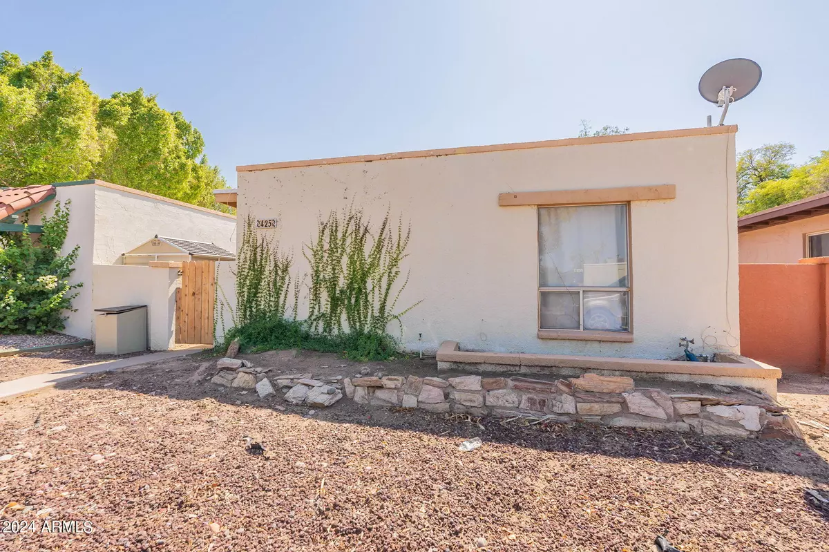 Tempe, AZ 85282,425 W LA JOLLA Drive