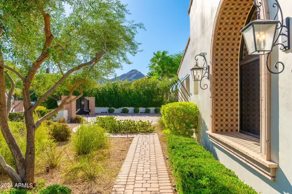 Paradise Valley, AZ 85253,6630 E STALLION Road