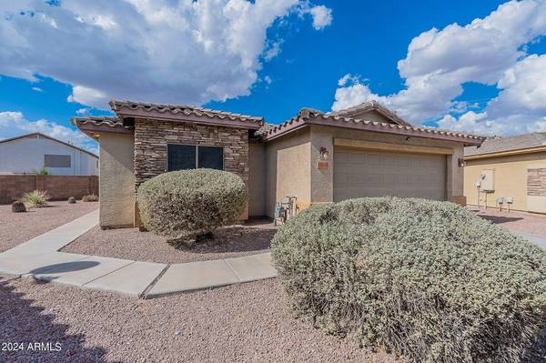 35338 N KARAN SWISS Circle, San Tan Valley, AZ 85143