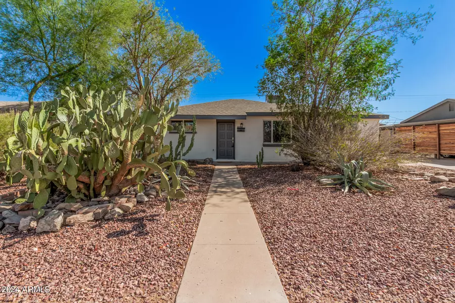 2811 W LAWRENCE Lane, Phoenix, AZ 85051