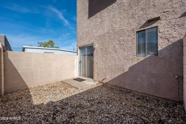 Phoenix, AZ 85032,3044 E Beck Lane #5