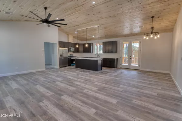 Pinetop, AZ 85935,2265 S Willow Way