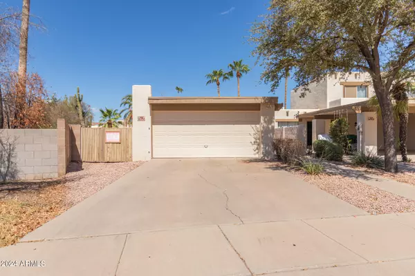 296 S DESERT Avenue, Litchfield Park, AZ 85340