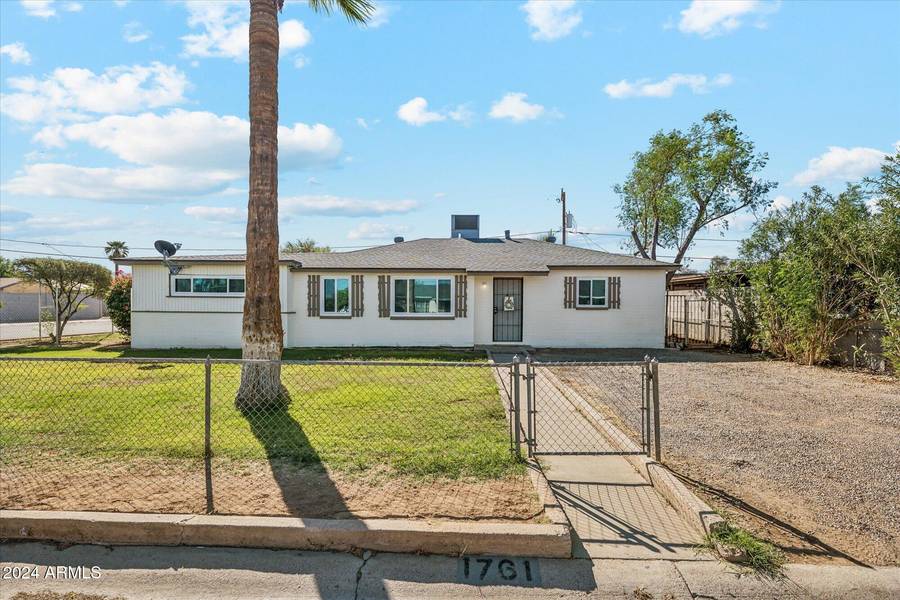 1761 E Sunland Avenue, Phoenix, AZ 85040