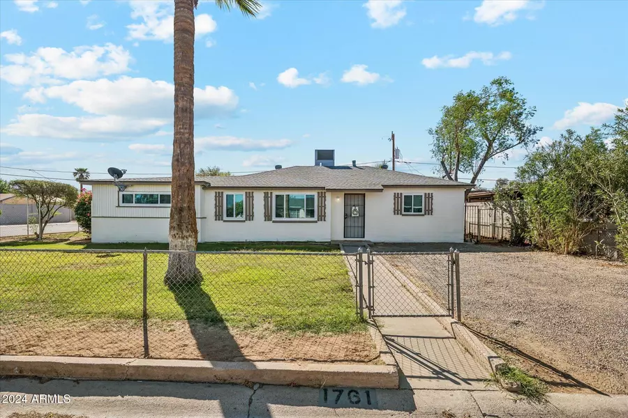 1761 E Sunland Avenue, Phoenix, AZ 85040