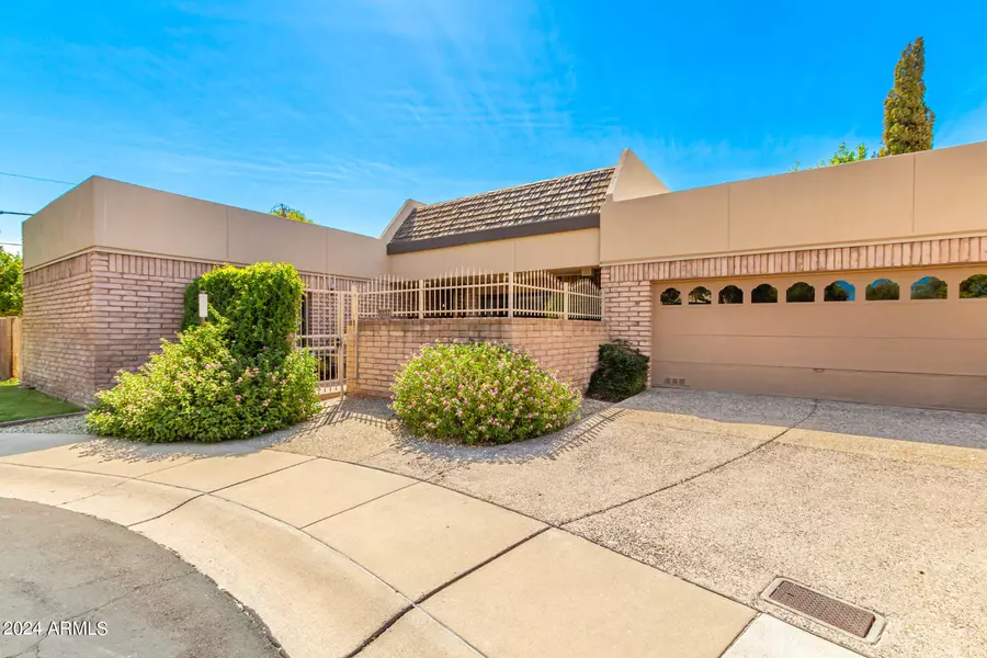 7037 N 11TH Drive, Phoenix, AZ 85021