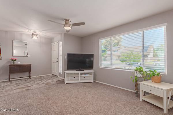 Mesa, AZ 85202,1361 W LOBO Avenue