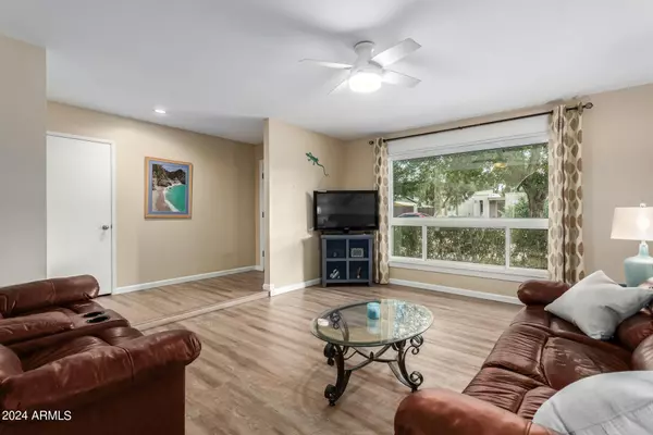 Phoenix, AZ 85022,218 E VOLTAIRE Avenue