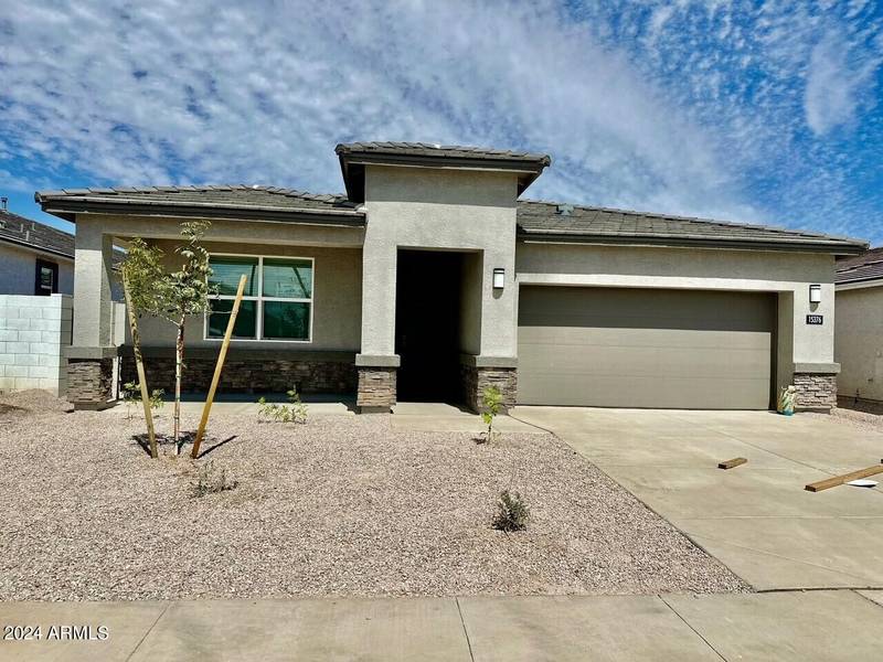 15376 W DESERT HOLLOW Drive, Surprise, AZ 85387