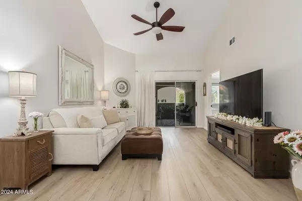 10401 N 52nd Street #231, Paradise Valley, AZ 85253