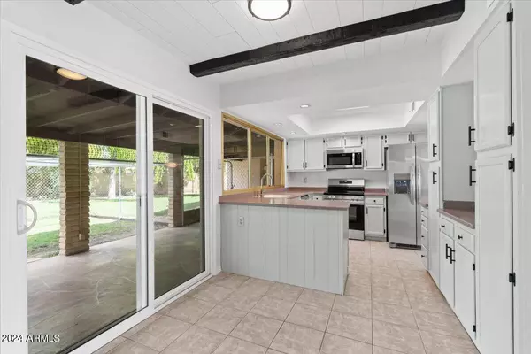 Tempe, AZ 85283,1124 E CARMEN Street