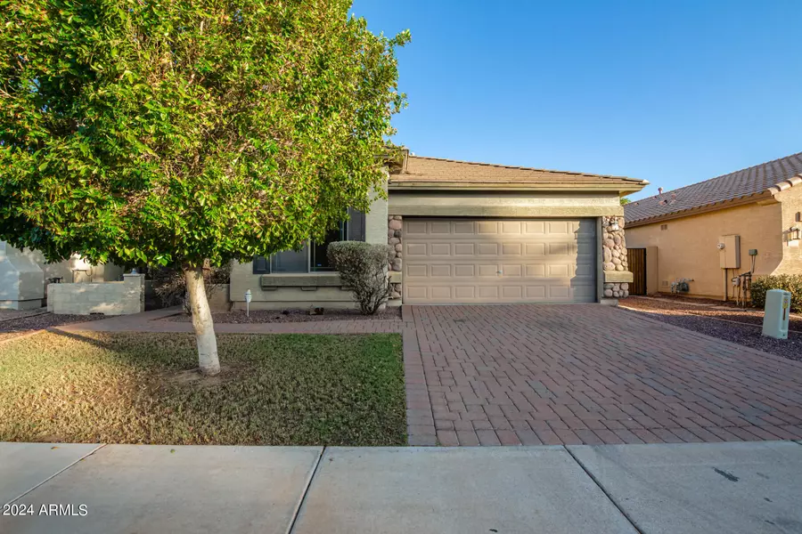 10241 W FLORENCE Avenue, Tolleson, AZ 85353