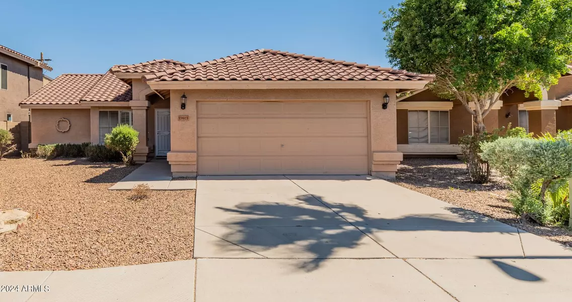 17613 N Kimberly Way, Surprise, AZ 85374