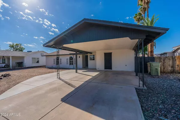 5633 W COMET Avenue, Glendale, AZ 85302