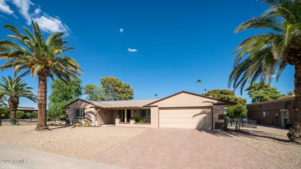 16021 N Lake Forest Drive, Sun City, AZ 85351