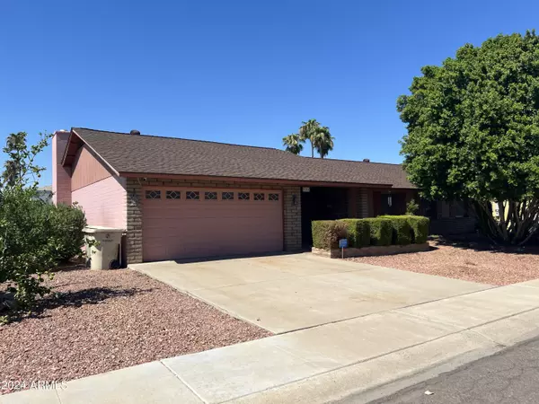 9204 N 58 Drive, Glendale, AZ 85302