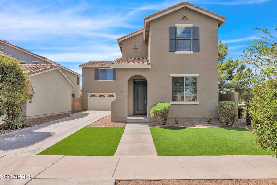 2028 S MARTINGALE Road, Gilbert, AZ 85295