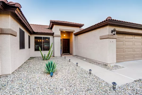 San Tan Valley, AZ 85143,598 W PONCHO Lane