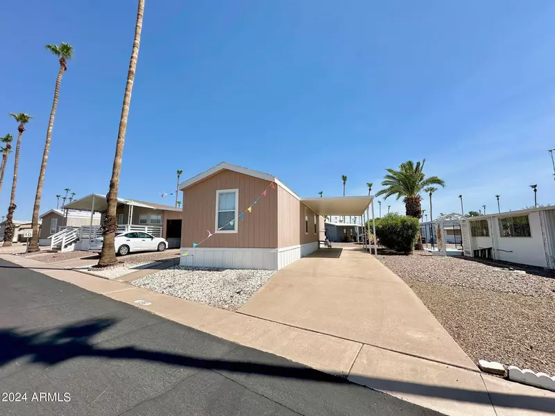 303 S Recker Road #136, Mesa, AZ 85206