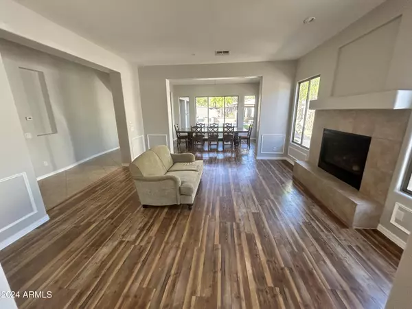 Phoenix, AZ 85086,2914 W DONATELLO Drive