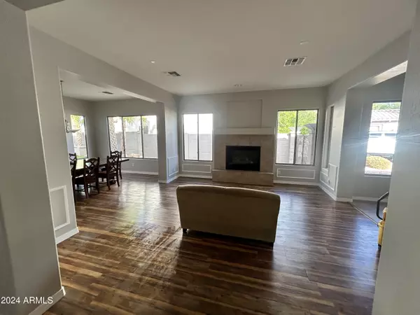 Phoenix, AZ 85086,2914 W DONATELLO Drive