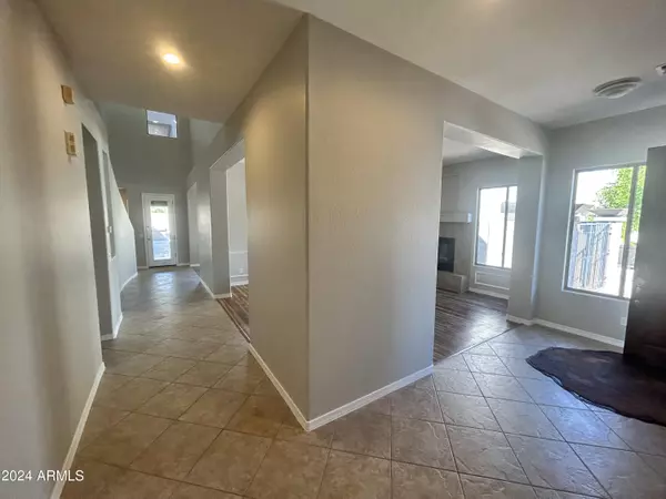 Phoenix, AZ 85086,2914 W DONATELLO Drive