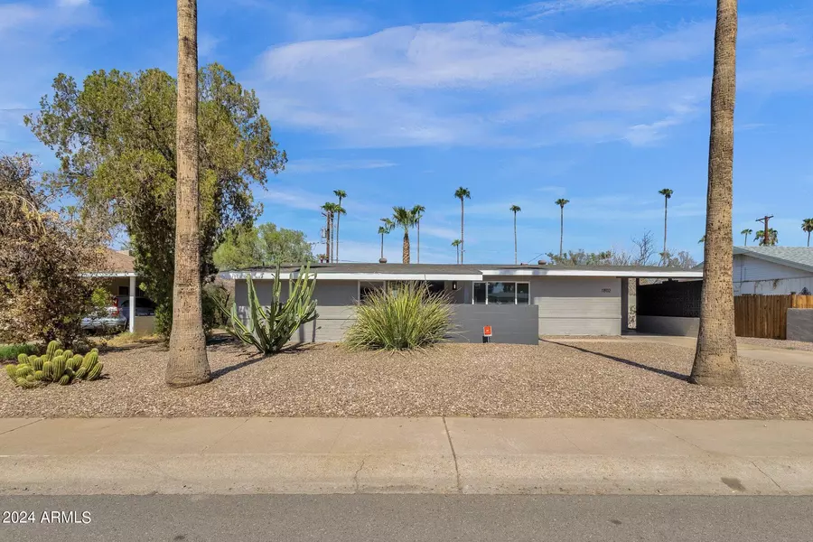 1802 W HAZELWOOD Street, Phoenix, AZ 85015