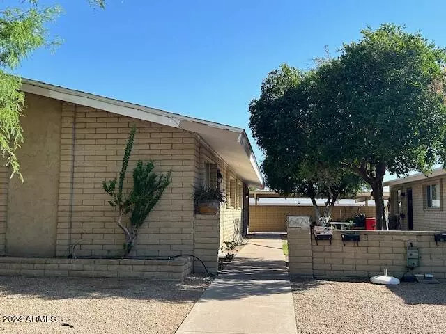 6429 E UNIVERSITY Drive #4, Mesa, AZ 85205