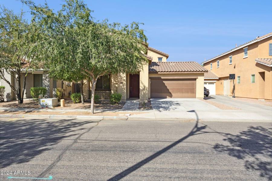 2060 S Martingale Road, Gilbert, AZ 85295