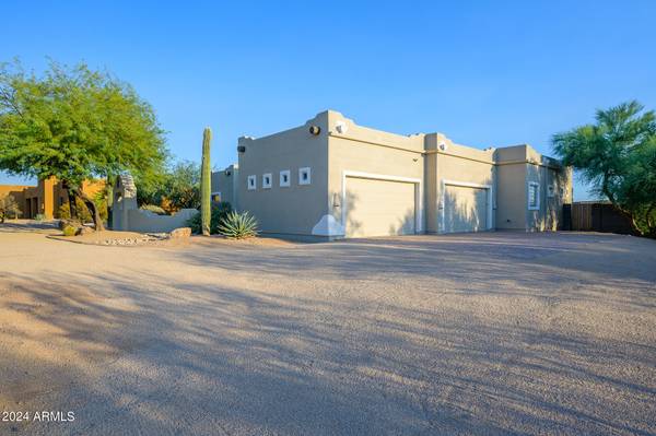 Phoenix, AZ 85086,2329 E CARLISE Road