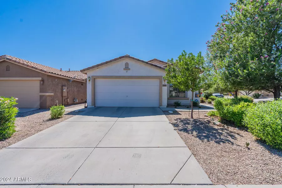 2949 W KRISTINA Avenue, San Tan Valley, AZ 85144