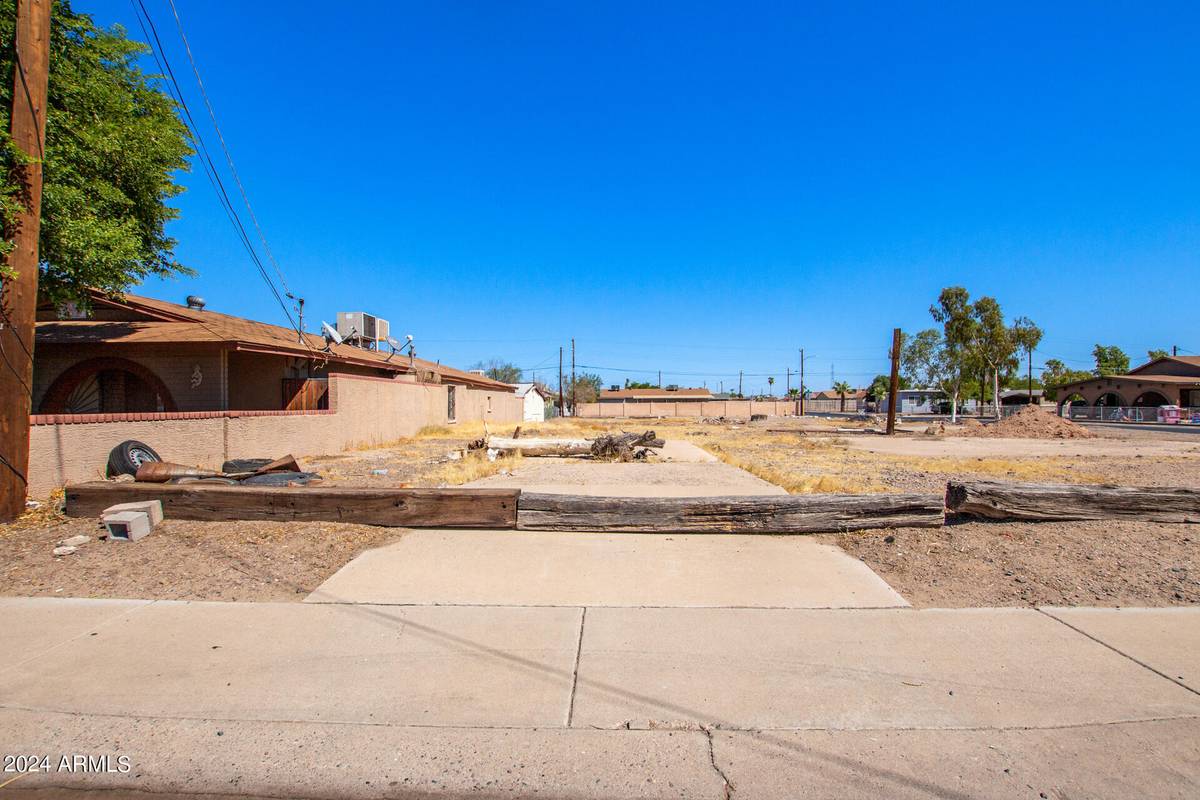 El Mirage, AZ 85335,13513 N B Street #18