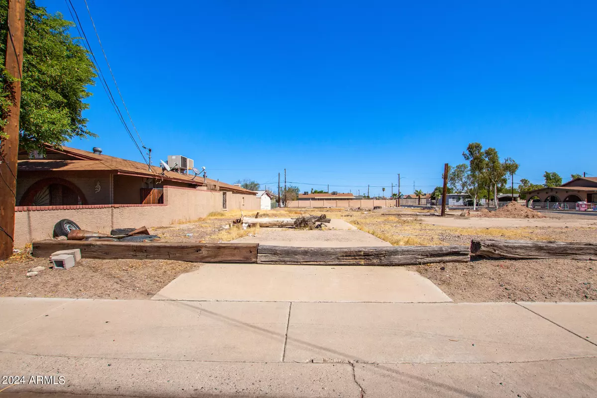 El Mirage, AZ 85335,13513 N B Street #18