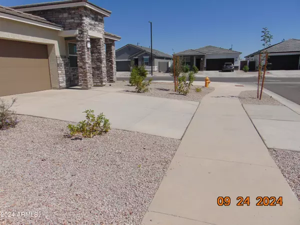 Surprise, AZ 85387,15536 W DESERT HOLLOW Drive