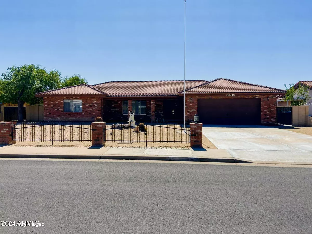 Mesa, AZ 85206,5439 E CAPRI Avenue