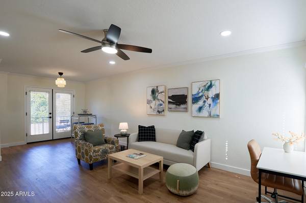 1302 E MARYLAND Avenue #15, Phoenix, AZ 85014